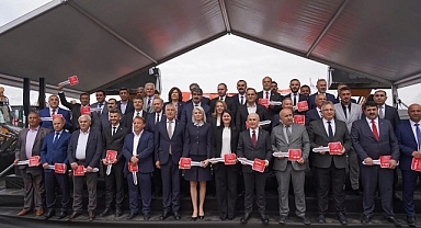 BAŞKAN GENCAN AKIN, TÜRKİYE BELEDİYELER BİRLİĞİ HİZMET ARACI TESLİM TÖRENİ’NE KATILDI: “YEREL YÖNETİMLER ARASINDA DAYANIŞMANIN GÜCÜNÜ GÖSTERİYORUZ”