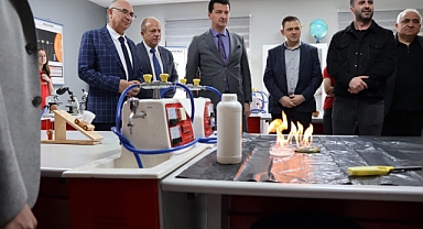 Büyükkarıştıran'da Eğitim Alanında Önemli Bir Adım: Fen Laboratuvarı Açıldı