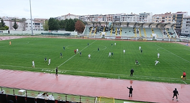 Kırklarelispor, Evinde İnegölspor’a 3-1 Mağlup Oldu 