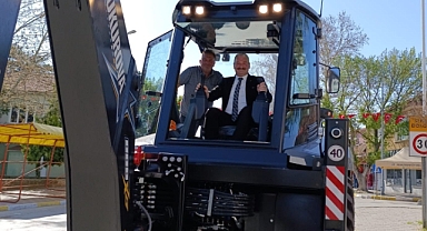 Pehlivanköy’e Yeni Kazıcı ve Yükleyici Aracı Kazandırıldı