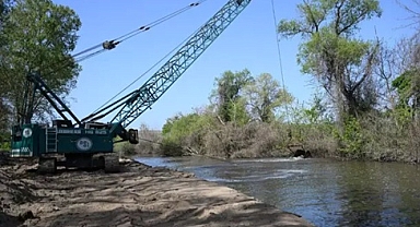 Tunca Nehri temizlenerek, su biriktirme alanları yapılıyor