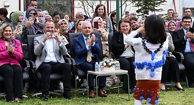 Vali Turan, Miniklerin Geri Dönüşüm Defilesine Katıldı