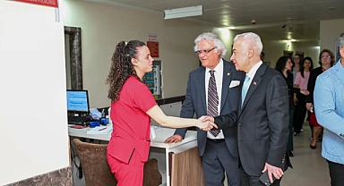 Vali Turan: “Sağlık Çalışanlarının Yanındayız”