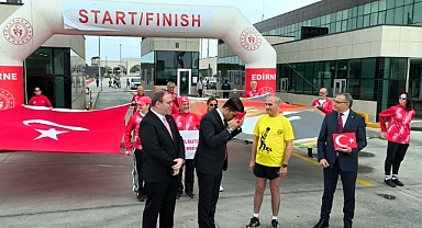 Atatürk'ün Selanik'teki evinden alınan toprak, İpsala'da törenle atletlere teslim edildi