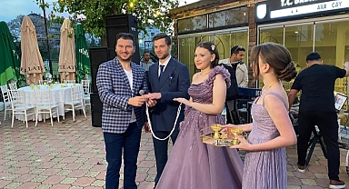 Babaeski’de Nişan Coşkusu: Başkan Yayla’dan Mutlu Çiftlere Destek