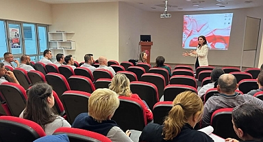 Babaeski Devlet Hastanesi’nde Temizlik Personeli ile Değerlendirme Toplantısı Yapıldı