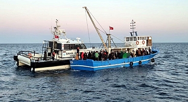 Balıkçı teknesinde 92 kaçak göçmen yakalandı
