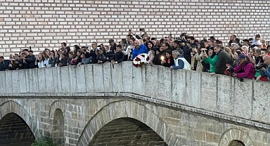 BAŞKAN GENCAN AKIN, “ VATANDAŞLARIMIZIN YÜZÜNDE BİR GÜLÜMSEME OLUŞTURDUYSAK NE MUTLU BİZE”