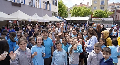 Başkan Sarıkurt Vehbi Günaştı İlkokulu Bahar Kermesine Katıldı