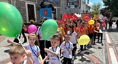 Edirne'de Uluslararası Lösemili Çocuklar Haftası'nda farkındalık yürüyüşü
