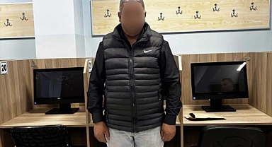 Ehliyet sınavında kopya düzeneğiyle yakalandı; kulaklık hastanede çıkarıldı