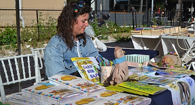 Emel Başer, Kırklareli Kitap Fuarı’nda Okurlarıyla Buluştu