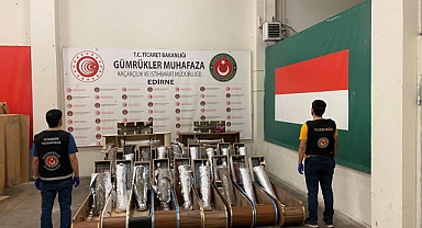 Kapıkule'de mobilya yüklü minibüste 49 kilo 866 gram esrar ele geçirildi