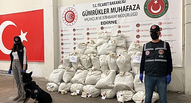 Kapıkule'de otobüsteki 234 kilo esrarı, narkotik köpeği Turbo buldu