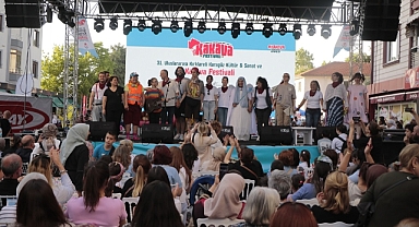 Karagöz Festivali’nde Ritim, Dans ve Tiyatro Büyüledi