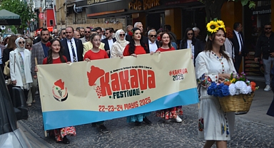 Kırklareli'nde Karagöz Festivali Coşkusu Kortejle Başladı