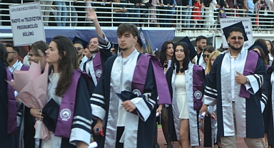 Kırklareli Üniversitesi'nde Mezuniyet Coşkusu
