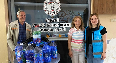 Mavi Kapaklar Engelleri Aşıyor