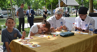 Minik Şefler Kurabiye Yaptı