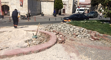 Mustafa Kemal Paşa Bulvarı Kavşağı Ağaçlandırılıyor