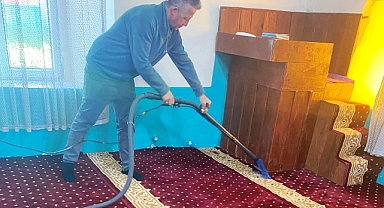 Süleymanpaşa Belediyesi Bayram Öncesi Tüm Camilerde Temizlik Çalışması Yaptı