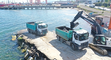 Süleymanpaşa Belediyesi Sahilde Müsilaj Temizliği Yaptı