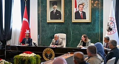 Vali Uğur Turan Vatandaşlarla Birebir Görüşmeye Devam Ediyor