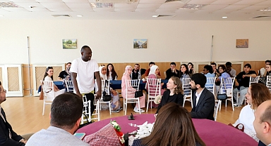 Yabancı Uyruklu Öğrencilerden KLÜ’ye Ziyaret