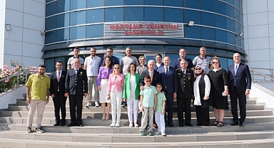 Başkan Bulut’tan Hastanedeki Miniklere Bayram Ziyareti