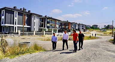 Başkan Sarıkurt, Rumeli Mahallesi`ndeki Çalışmaları İnceledi