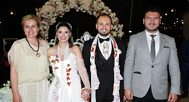 Başkan Yayla, Genç Çiftlerin En Mutlu Günlerinde Yanlarındaydı