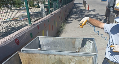 Çöp Konteynerleri Dezenfekte Ediliyor