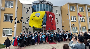 İPSALA MESLEK YÜKSEKOKULU, MEZUNLARINI COŞKUYLA UĞURLADI