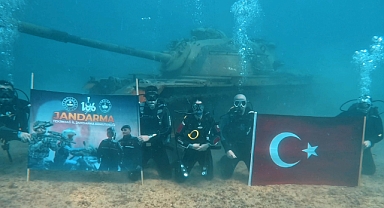 Jandarma, Saros'ta batık tanka dalış yaparak kuruluş yıl dönümünü kutladı