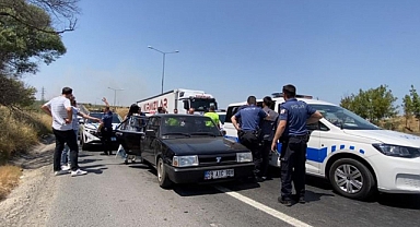 Polisin 'dur' ihtarından kaçan otomobilde, 5 suçtan aranan şüpheli yakalandı