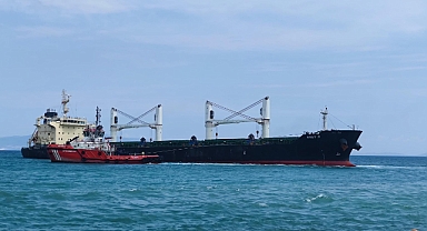 Tekirdağ'da karaya oturan kuru yük gemisi kurtarıldı