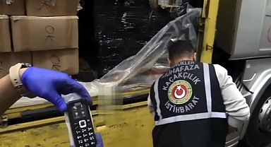 TIR'da 12 bin 545 cep telefonu, 10 bin elektronik sigara ele geçirildi