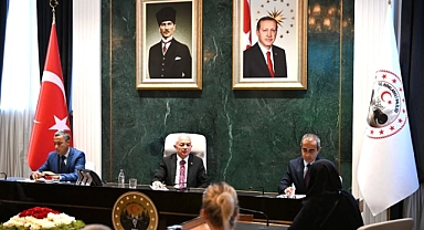 Vali Uğur Turan Vatandaşlarla Birebir Görüşmeye Devam Ediyor