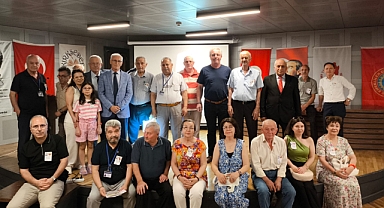 Atatürk'ün Emekliliği Anısına Şiir ve Müzik Dolu Anlamlı Buluşma