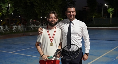 Babaeski'de Gençler Kortta Buluştu: Tenis Turnuvasına Yoğun İlgi