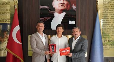 Başkan Sarıkurt´tan LGS Şampiyonuna Tebrik Ziyareti