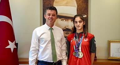 Başkan Sarıkurt'tan Millî Sporcu Berfin Avcı'ya Tebrik	
