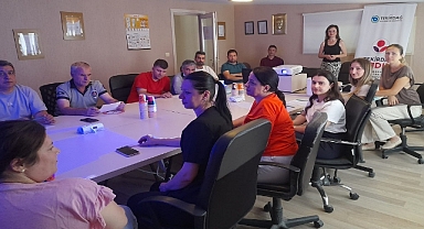 BÜYÜKŞEHİR'DEN, FABRİKA ÇALIŞANLARINA 'KADINA YÖNELİK ŞİDDET' EĞİTİMİ