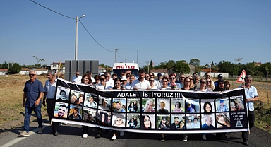 Çorlu'daki tren kazasında ölen 25 kişi anıldı