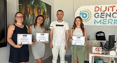 Dijital Gençlik Merkezi'nde Geleceğe Yatırım: E-Ticaret Eğitimi Başarıyla Tamamlandı