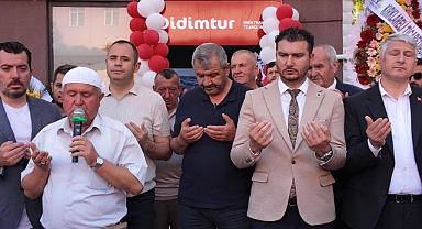 Fırat Yayla Yeni İşletme Açılışına Katıldı: 