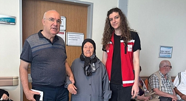 Kaymakam Balaban'dan Anlamlı Dokunuş: Salise Teyze'ye Sağlık ve Moral Desteği 