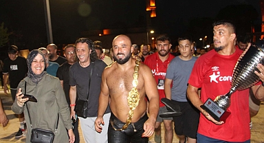 Kırkpınar başpehlivanı Okulu, hamam geleneğini bozmadı