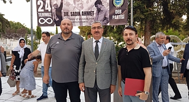 Rektör Prof. Dr. Mümin Şahin, Dr. Sadık Ahmet’i Gümülcine’de Dualarla Andı