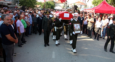 Şehit Üsteğmen Tuğrul Özsu, Edirne’de son yolculuğuna uğurlandı